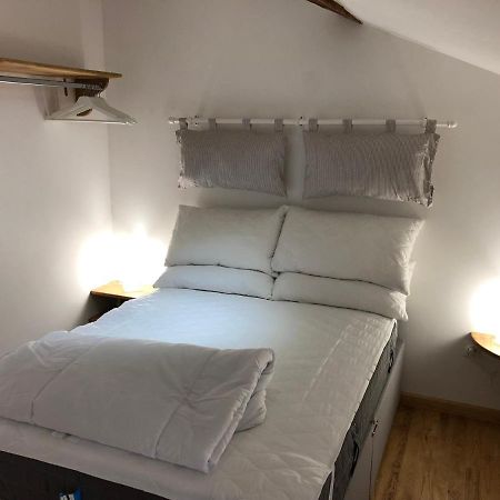 The Walnut Tree Chambre D'Hotes Le Dorat Екстер'єр фото